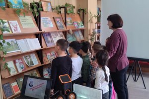 Книжная выставка«Косолапые истории»