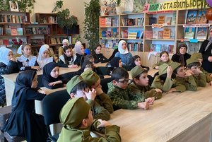 слайд – презентация «Их имена уже на обелисках»