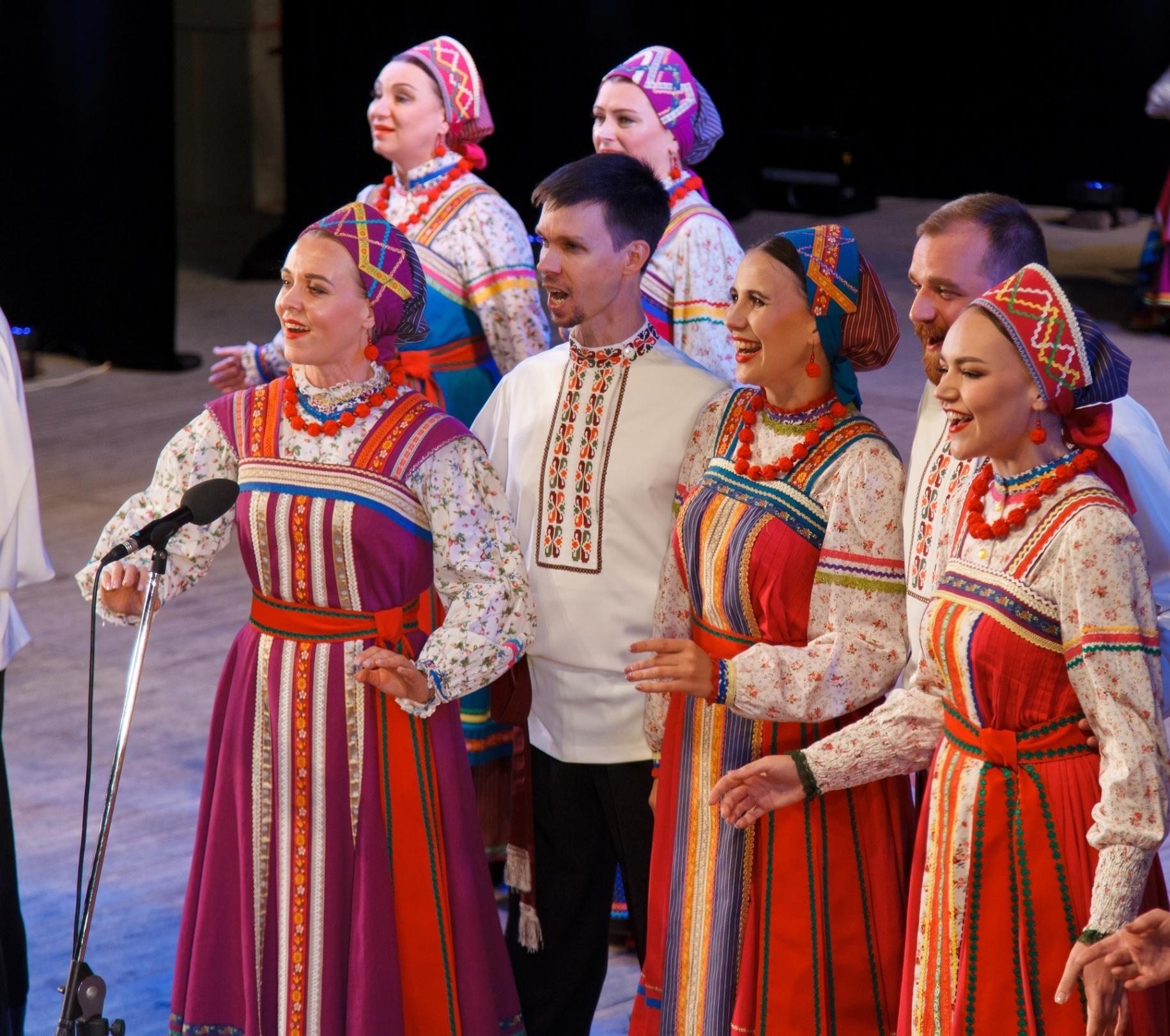 Концерт «Под веткой душистой сирени»