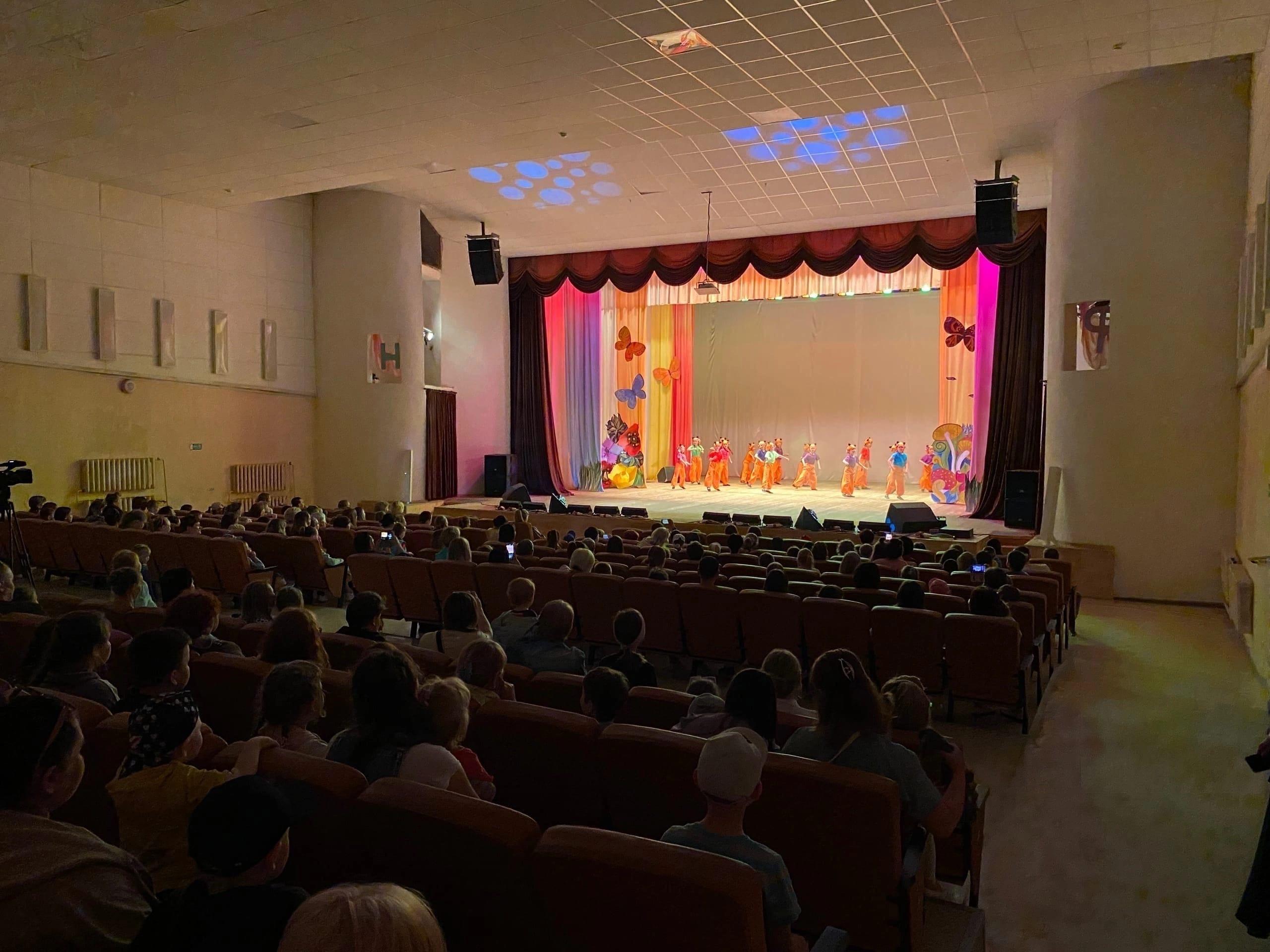 Представление «Лето вверх тормашками, или Необычные приключения в Королевстве лентяев»