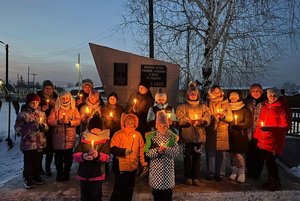 «Отцы в строю сменяют сыновья»