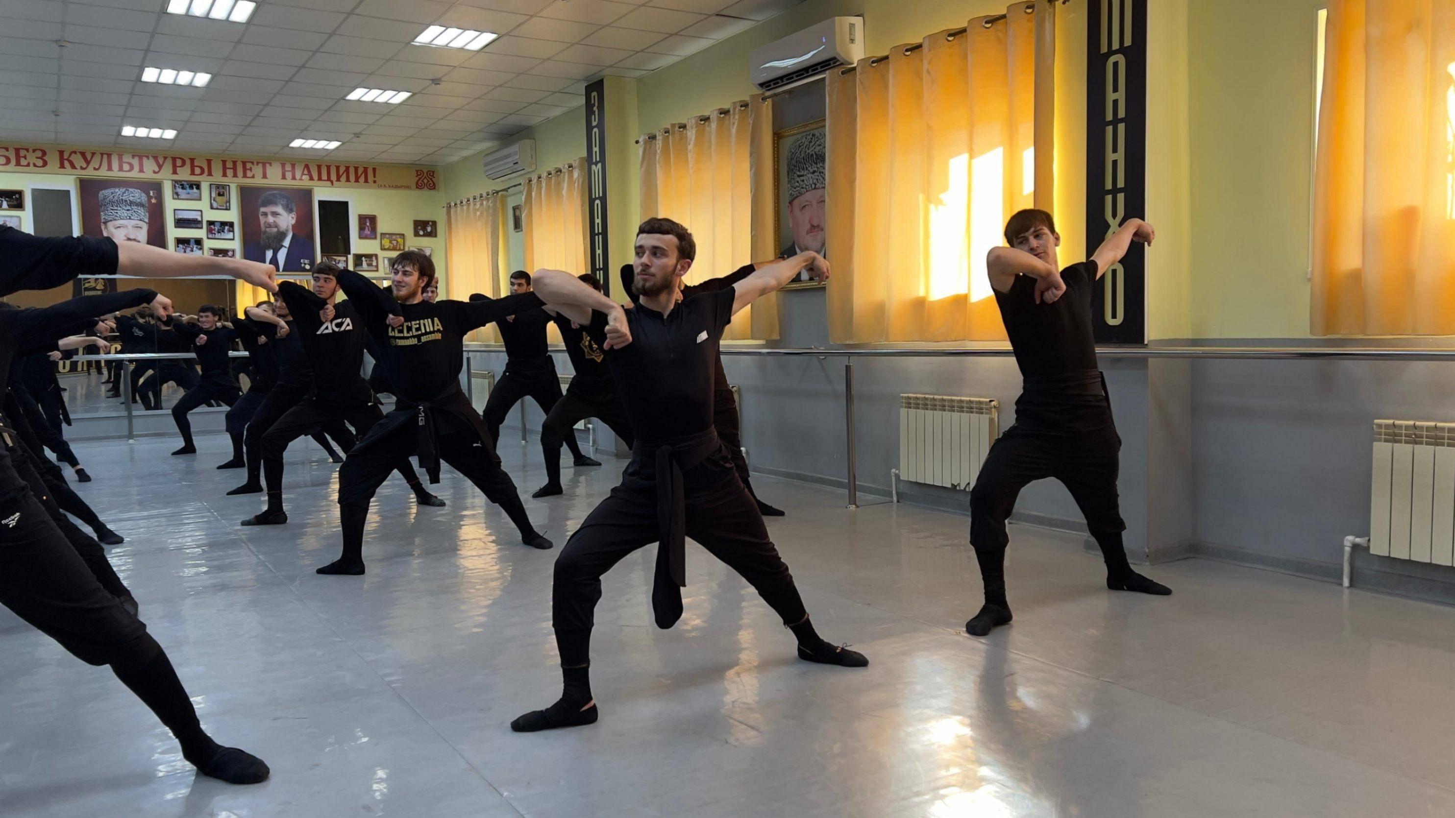 Программа «Мужской характерный танец»