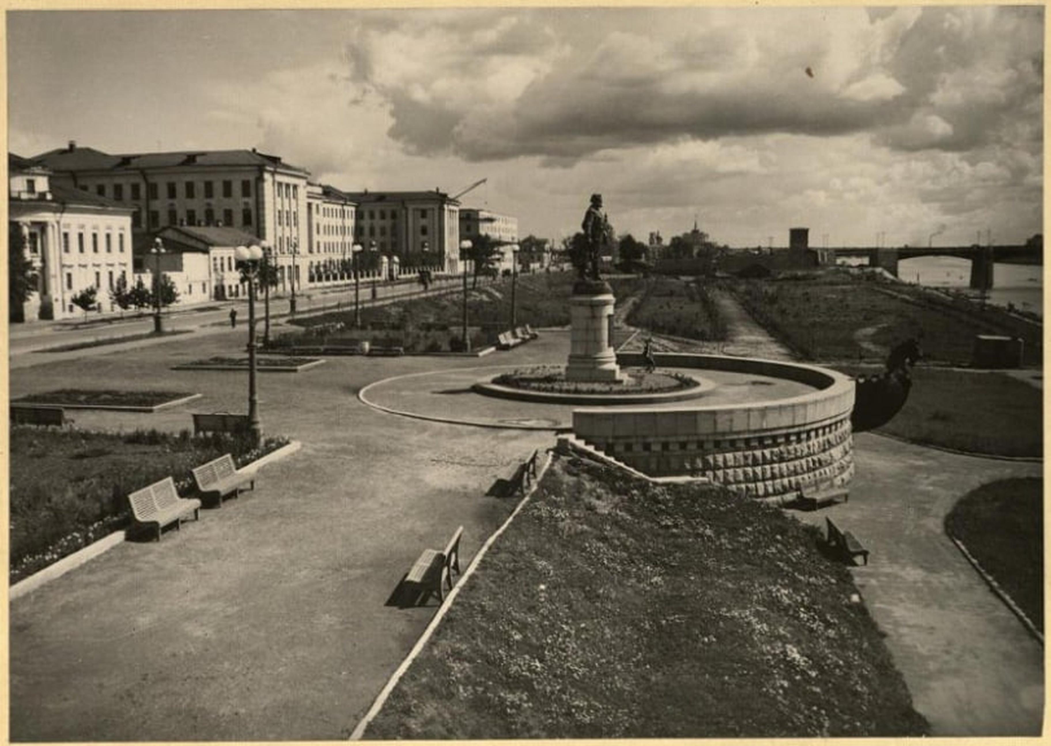 Лекция «История создания памятника Афанасию Никитину в Твери»