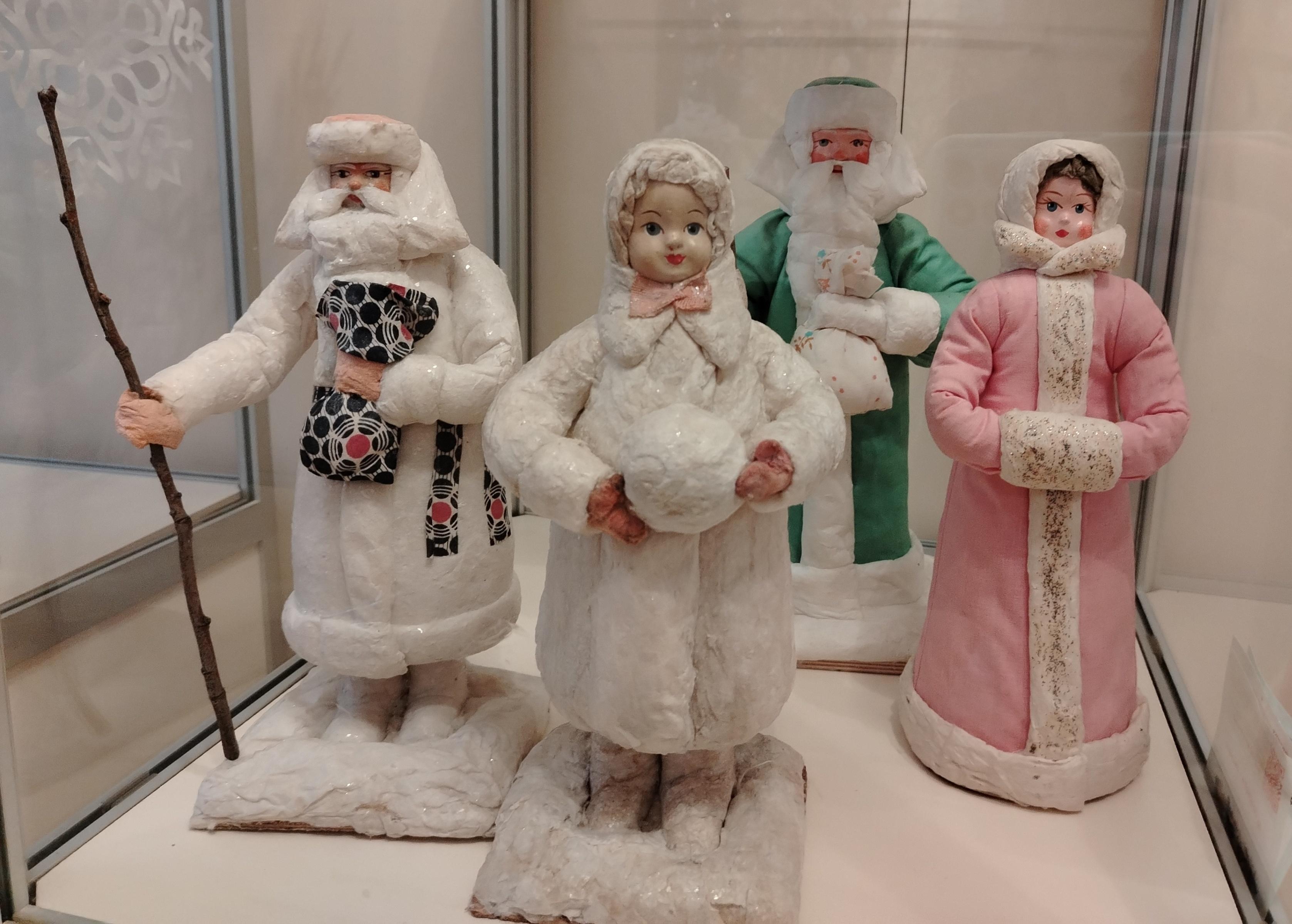 Выставка «Дед Мороз и его друзья»