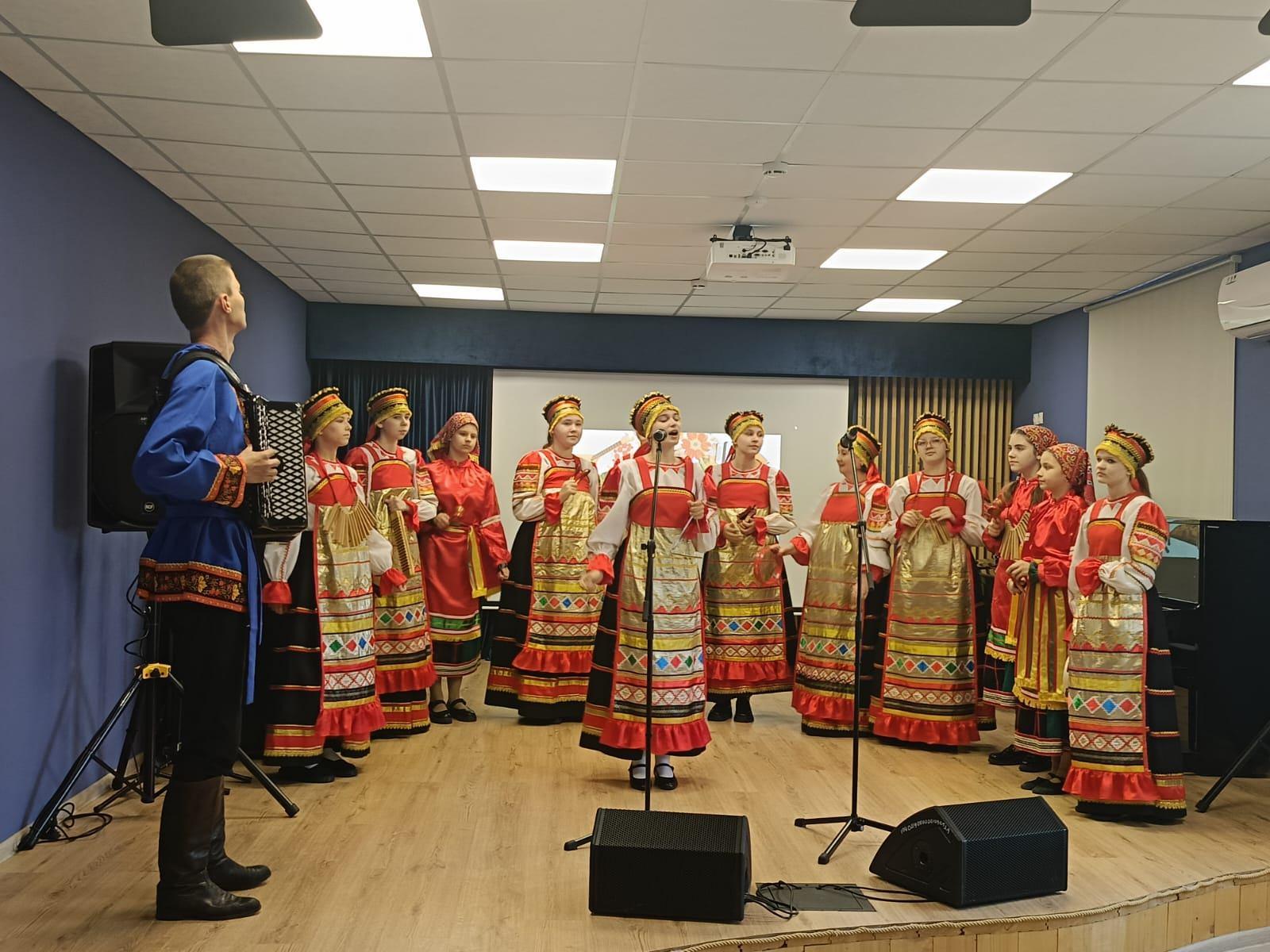 Концерт «Фольклорных песен пестрый хоровод»