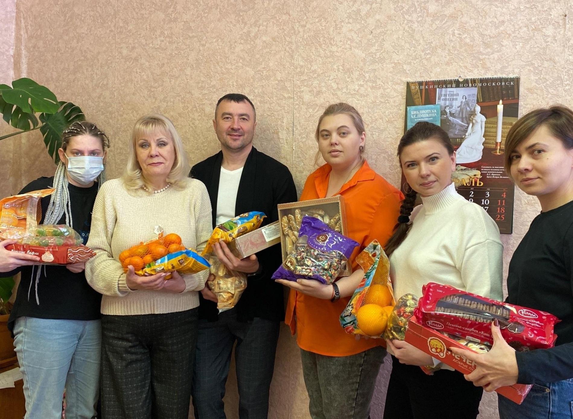 Фотовыставка «Помощь СВОим»