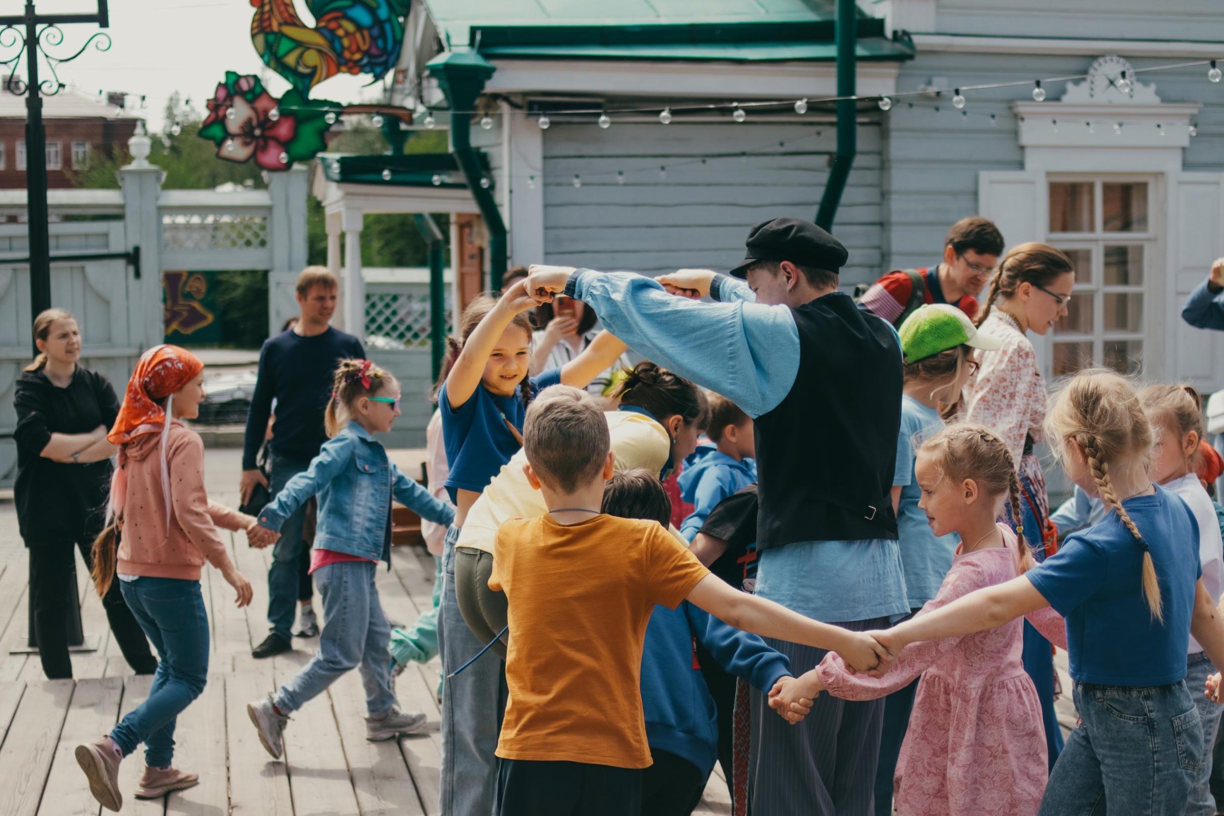 Июнь в Ремесленном подворье: встречаем лето яркими красками!