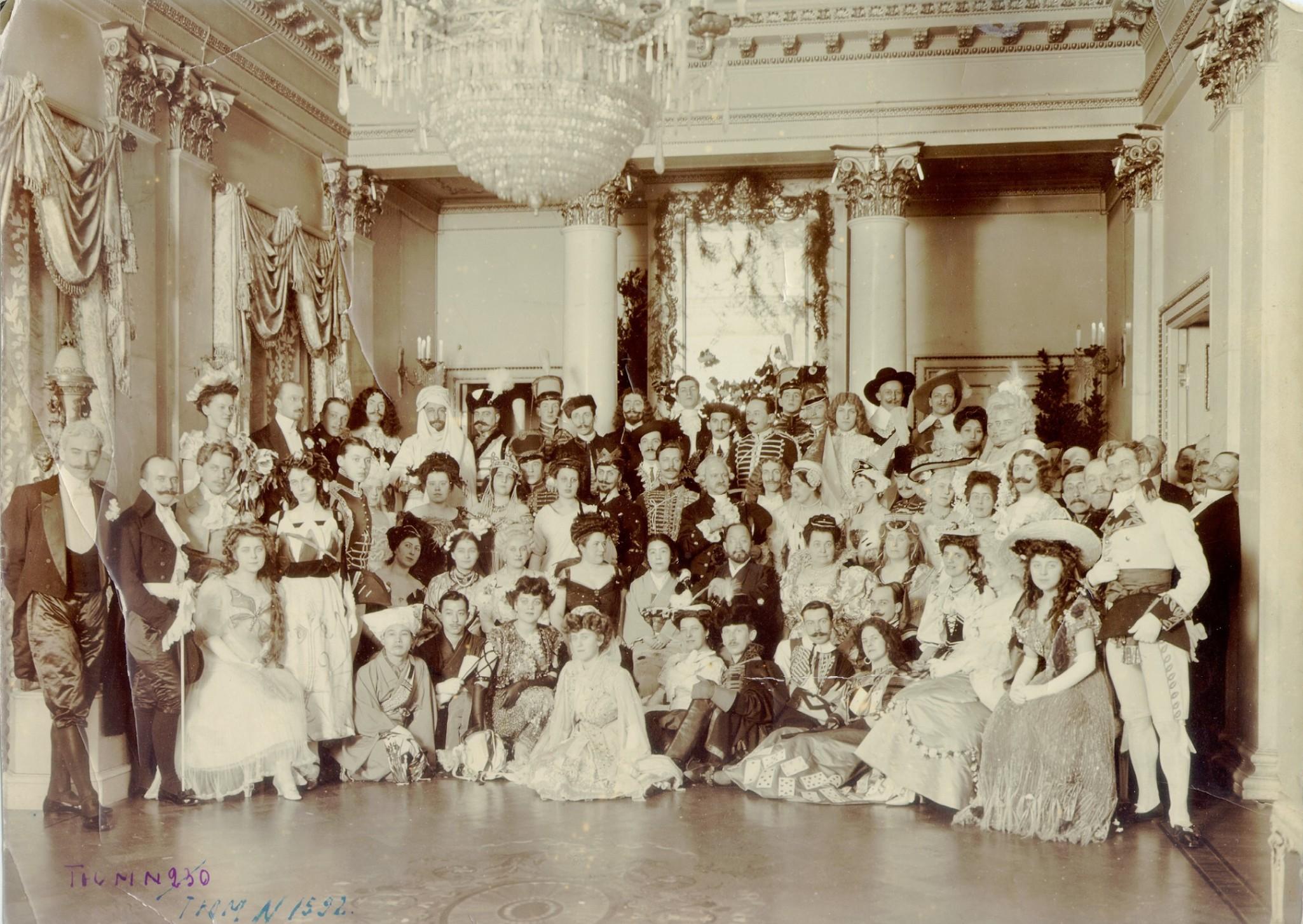 Программа «Бал-маскарад в усадьбе Колокольниковых» совместно с театром «Ангажемент»