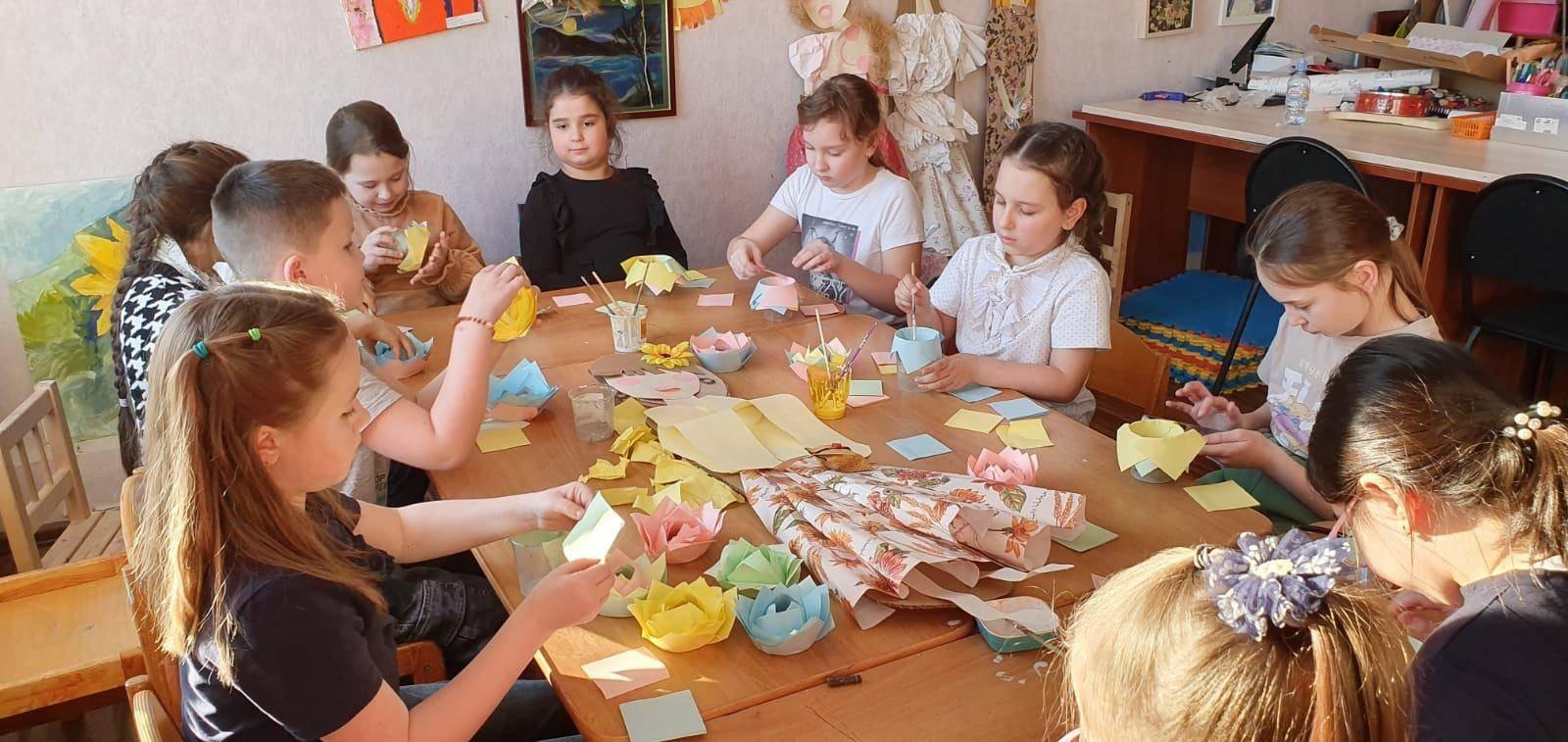 Выставка творческих работ «И это все о ней...»