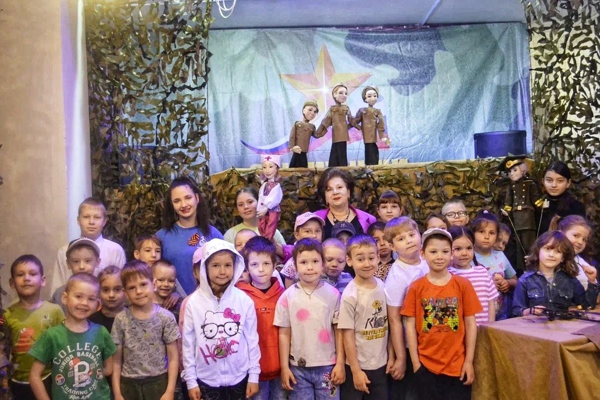 показ кукольного спектакля «Юные орлята»