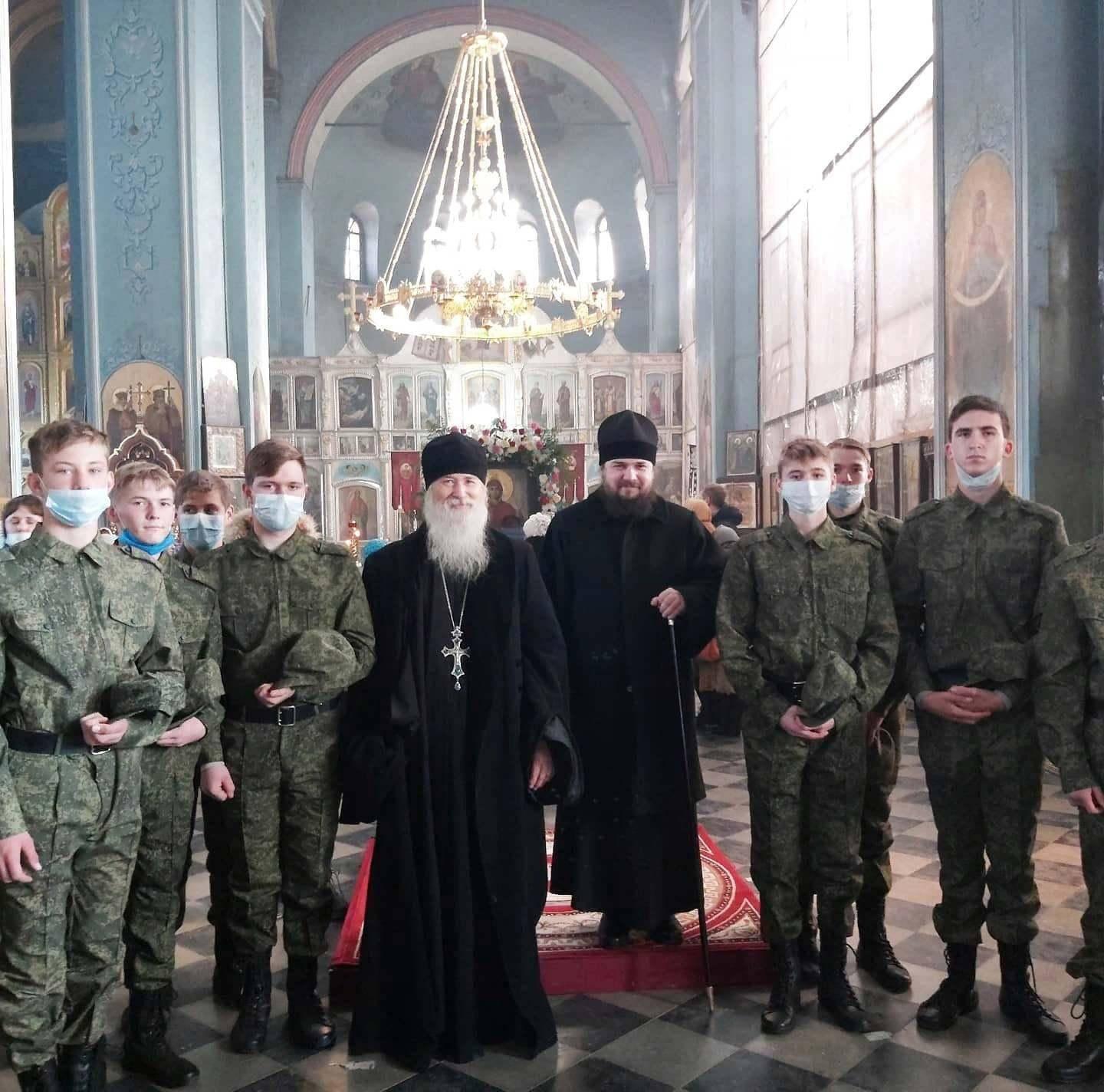 Участие в праздничном богослужении «Пасха»