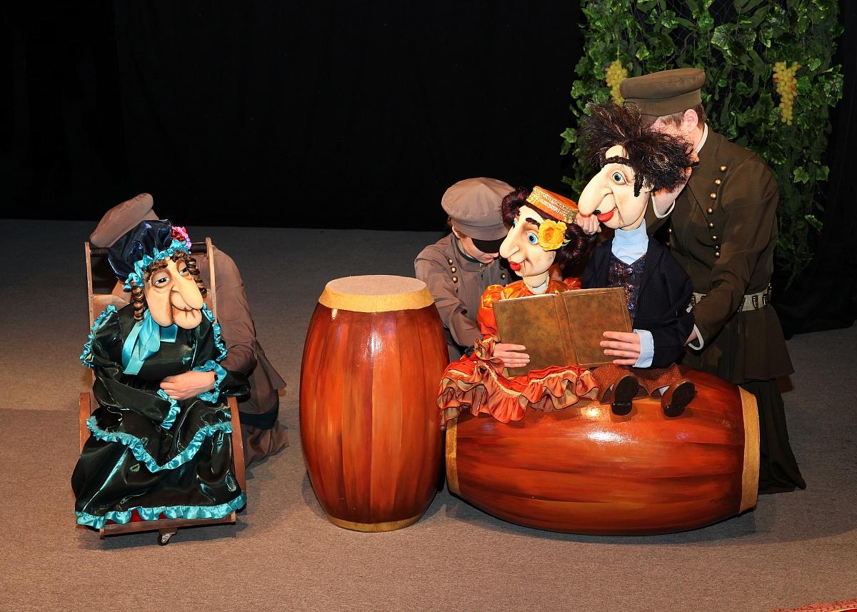 Спектакль «Ханума»