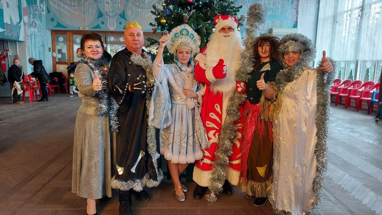 Театрализованное представление «Качаем новогоднее настроение»