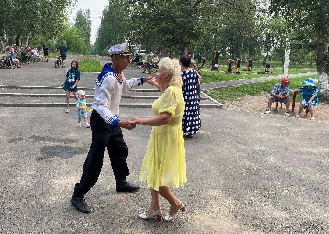 Ретро-дискотека «Танцы на все поколения»