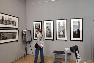 Выставка художественного отделения «Нам 45!»