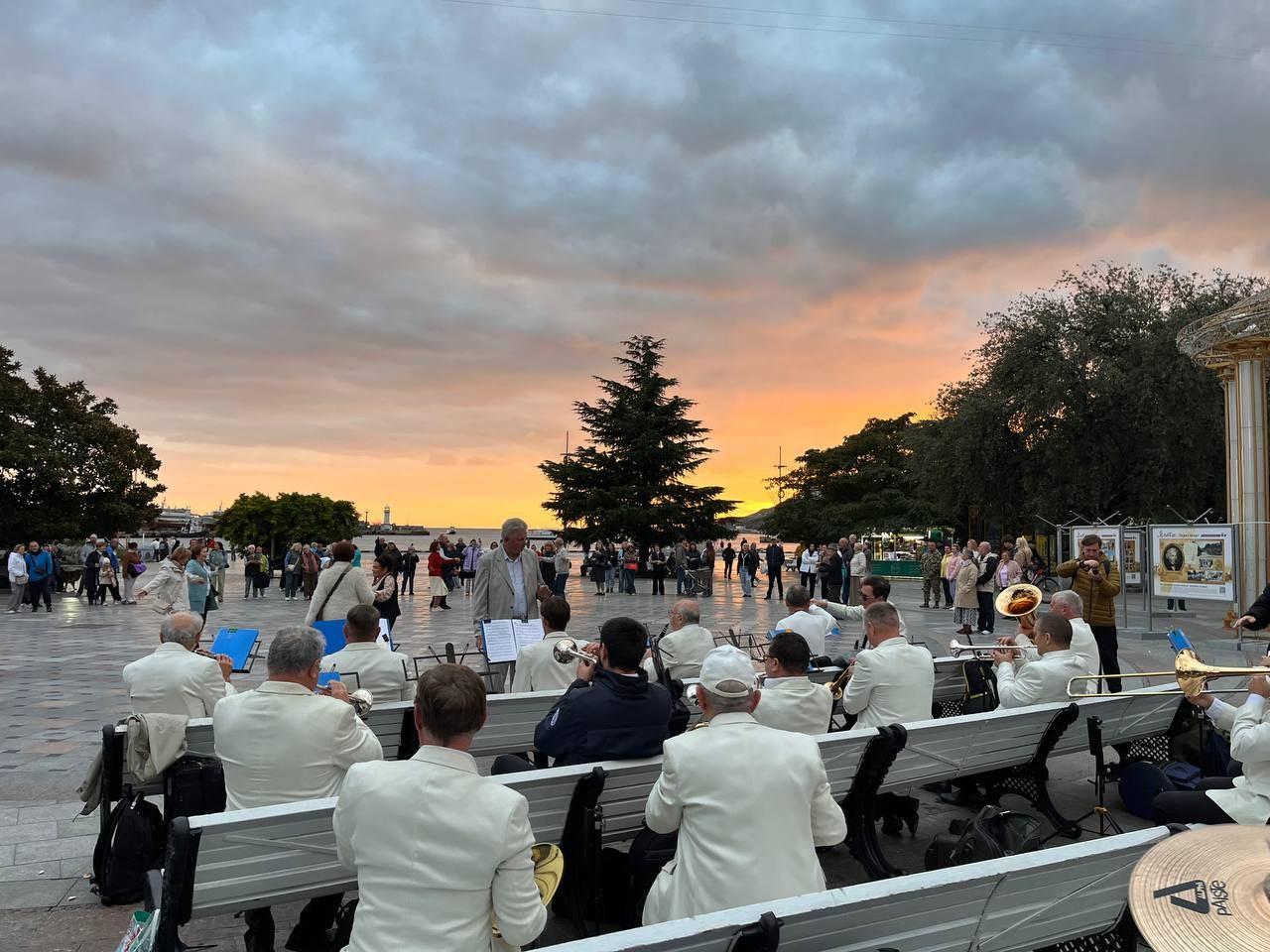 Концерт-бал на Набережной Ялты