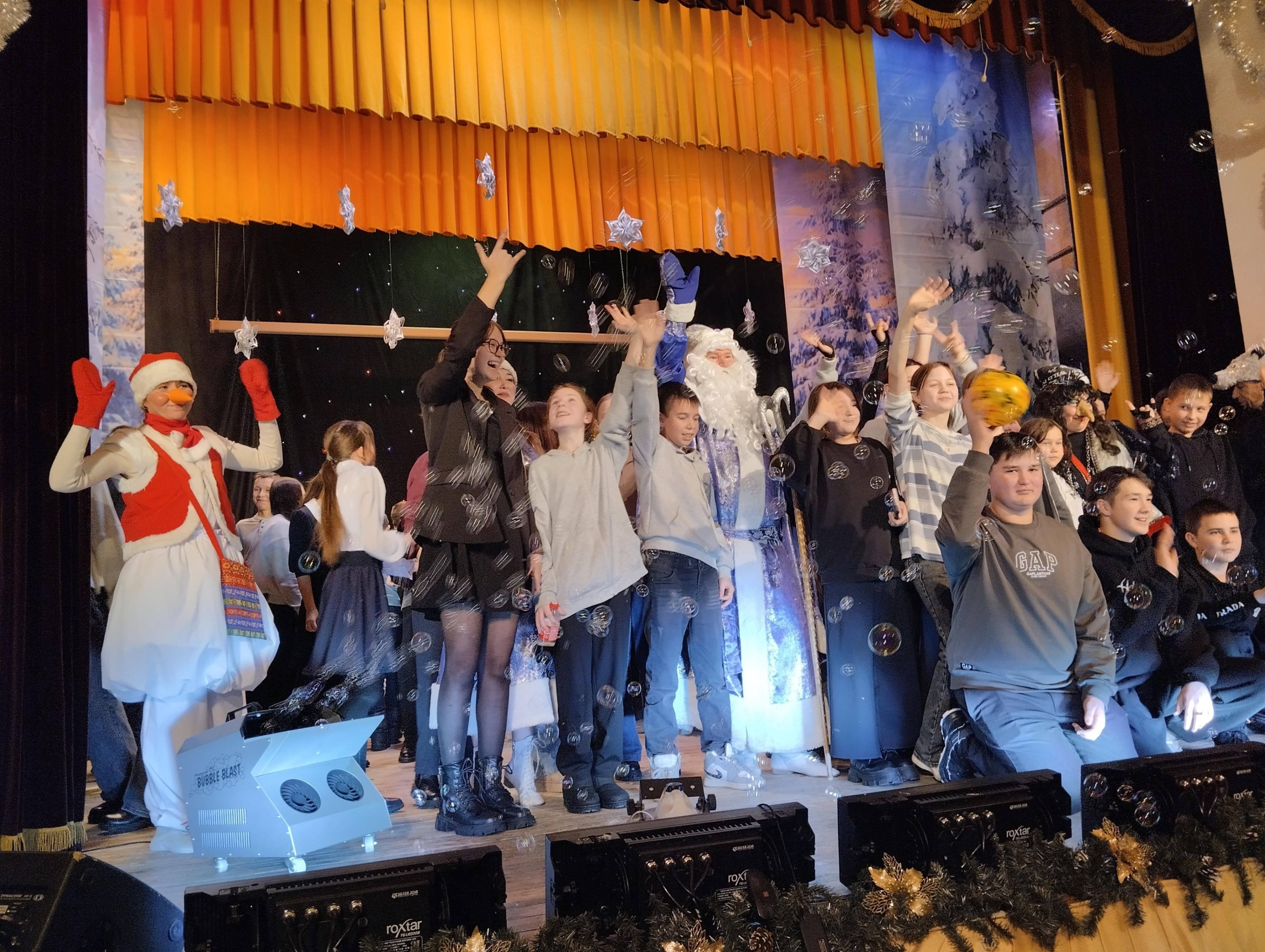 Программа «Новогодняя карусель»