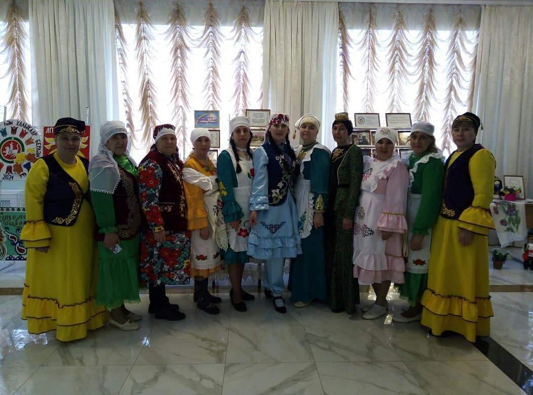 Фольклорный час «Татарские костюмы»