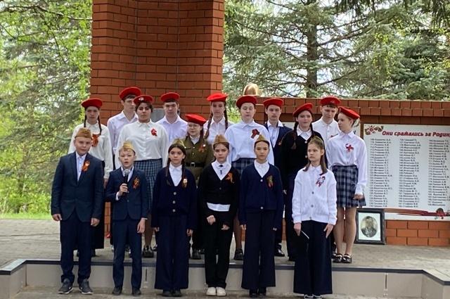 Торжественный митинг у Памятника Погибших односельчан, посвященный Дню Победы.