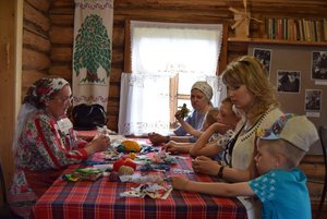 Мастер-класс по созданию свечи из вощины