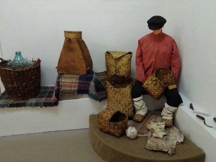 Выставка «С сумкой по жизни»