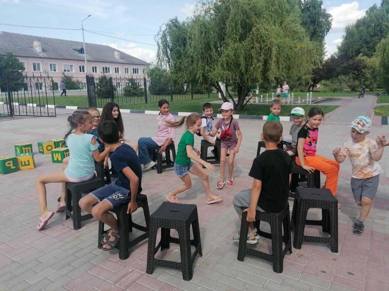 Развлекательная программа «Краски лета»