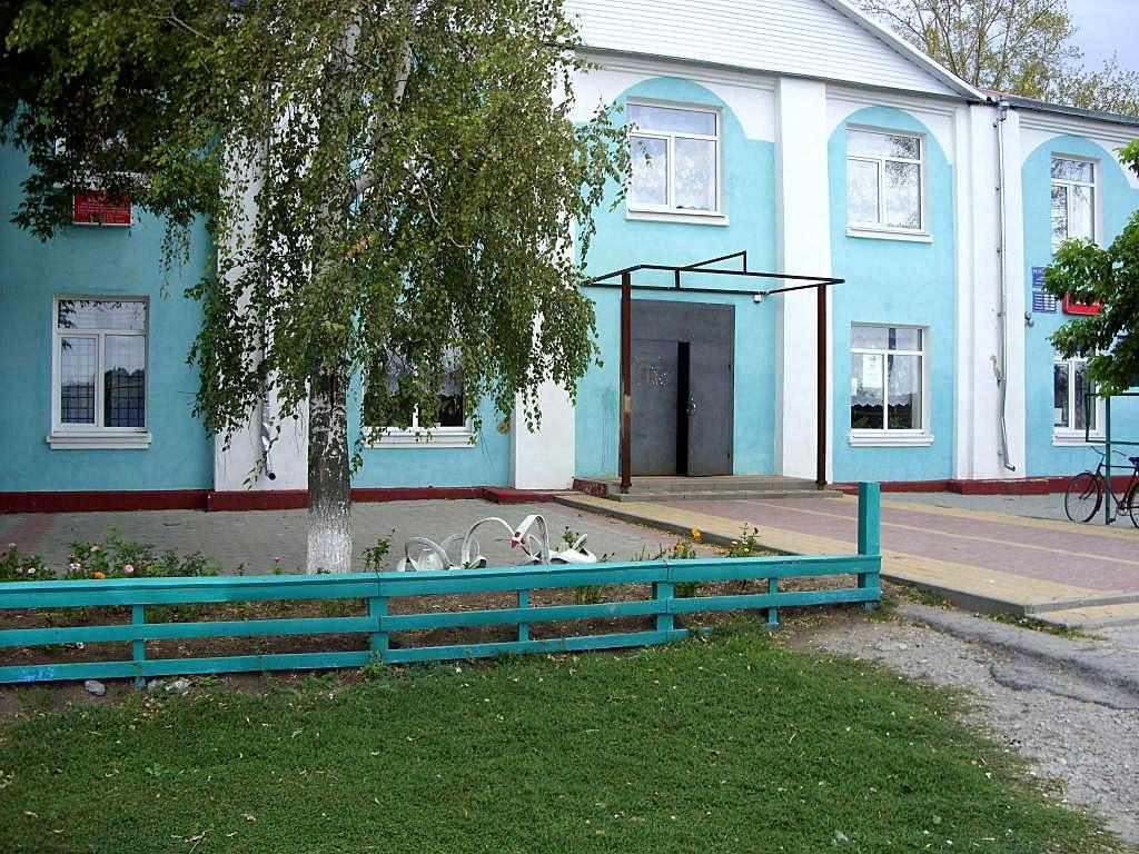 Верхнепокровская сельская библиотека, филиал № 7
