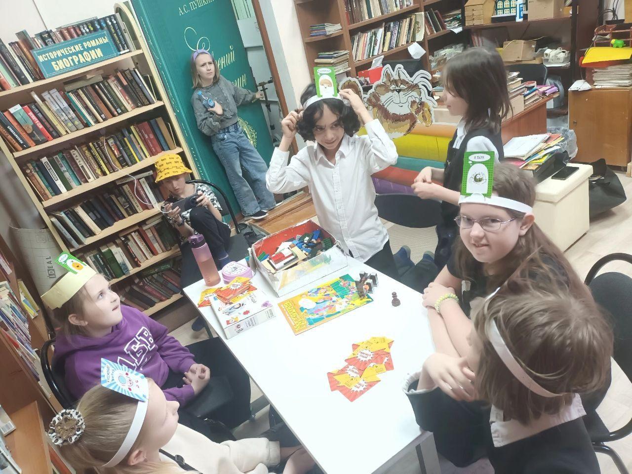 Кружок «Настолки с книжной полки»
