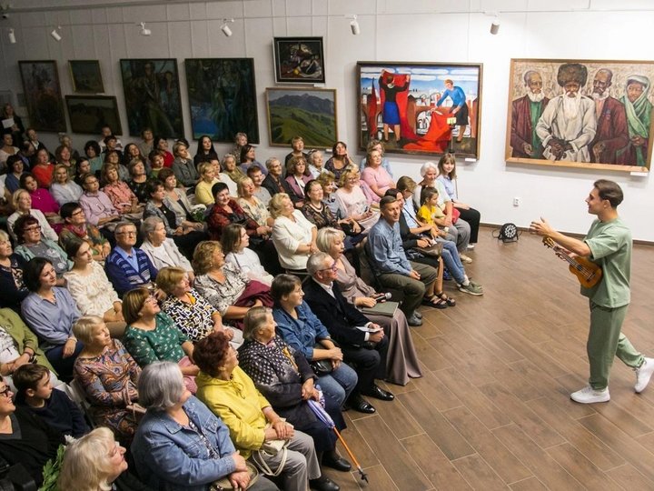 Ивановский драматический театр слуга двух господ. Спектакль старик из деревни альдермеш. Спектакль старики. Пьеса горького старик. Спектакль старики.
