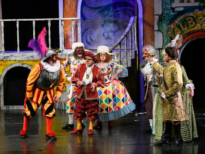 драмтеатр калуга венецианские близнецы. драмтеатр калуга венецианские близнецы. венецианские близнецы русский драмтеатр. венецианские близнецы спектакль. венецианские близнецы театр волкова.