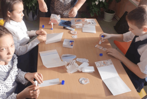 Мастер – класс «В новый год мы не скучаем – лепим, клеем, вырезаем»