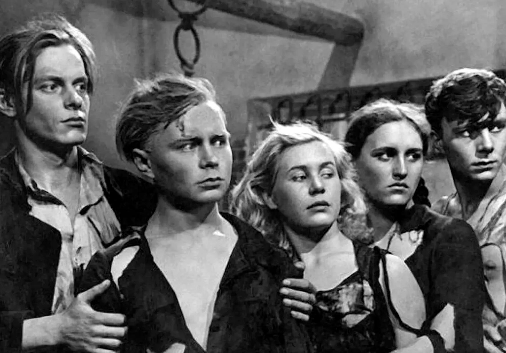 Спектакль «Молодая гвардия»