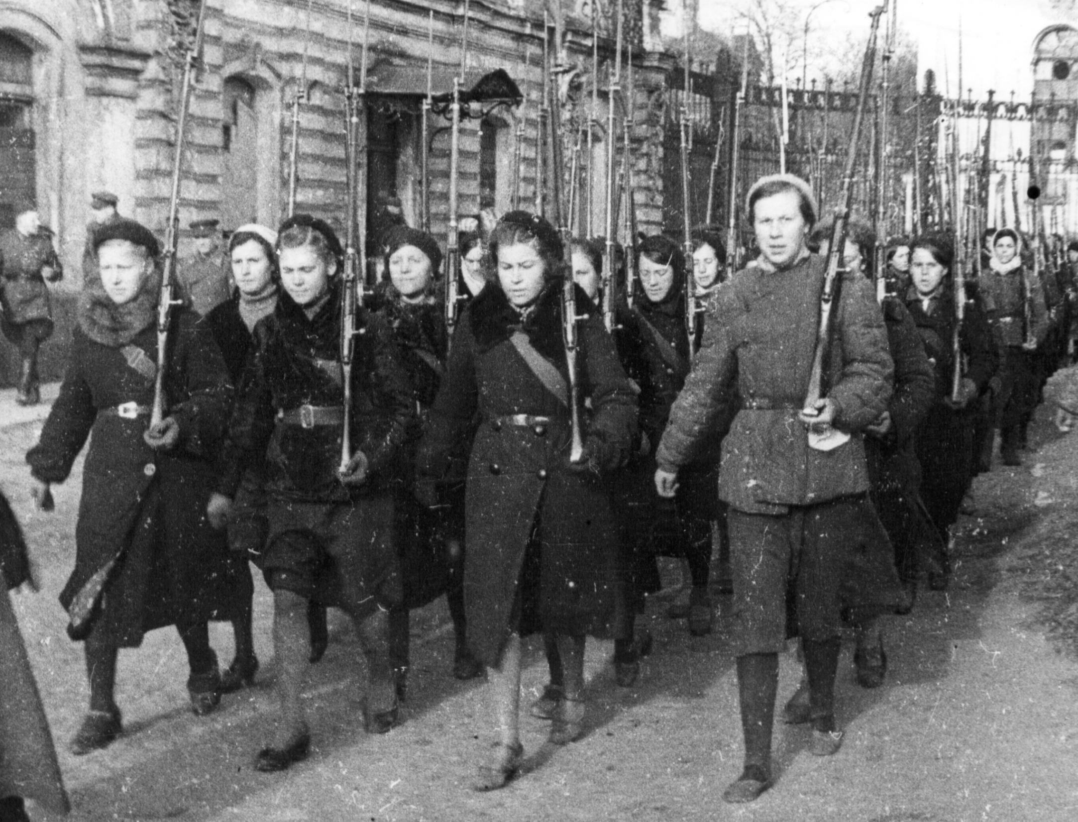 Выставка «Ленинград в борьбе (к 85 годовщине начала блокады Ленинграда)»