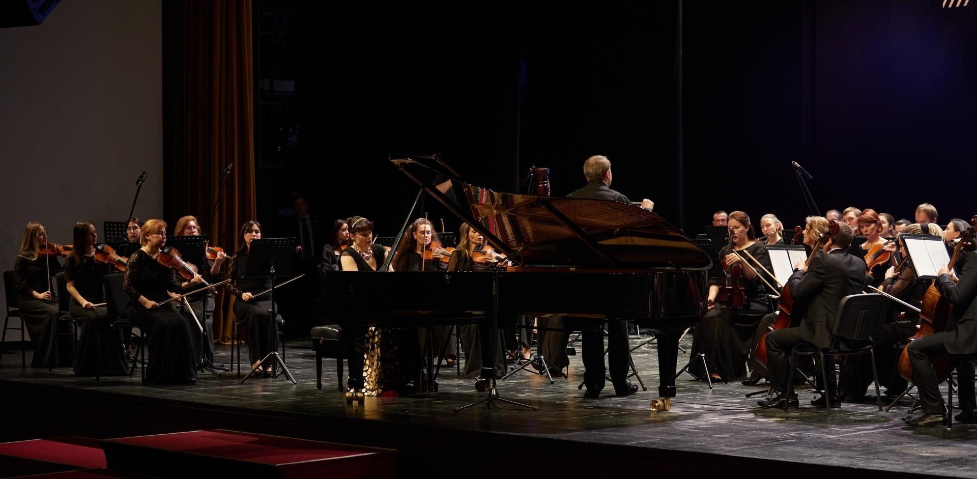 Концерт Симфонического оркестра и Екатерины Мечетиной