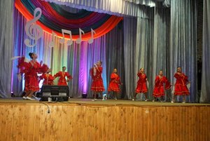 Дискотека «Закружи мир в танце»