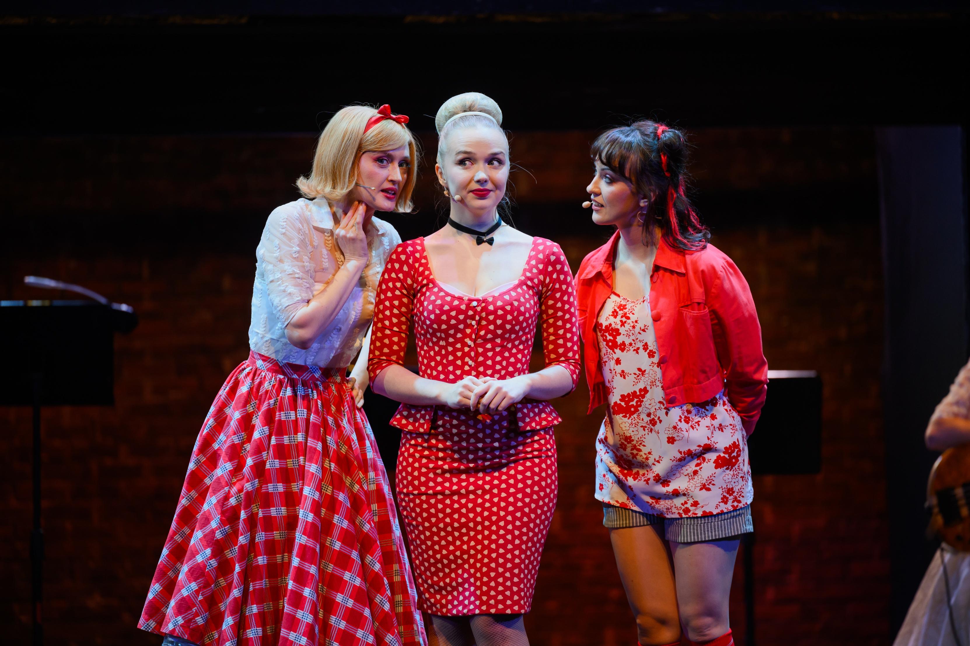 Спектакль «Восемь женщин»