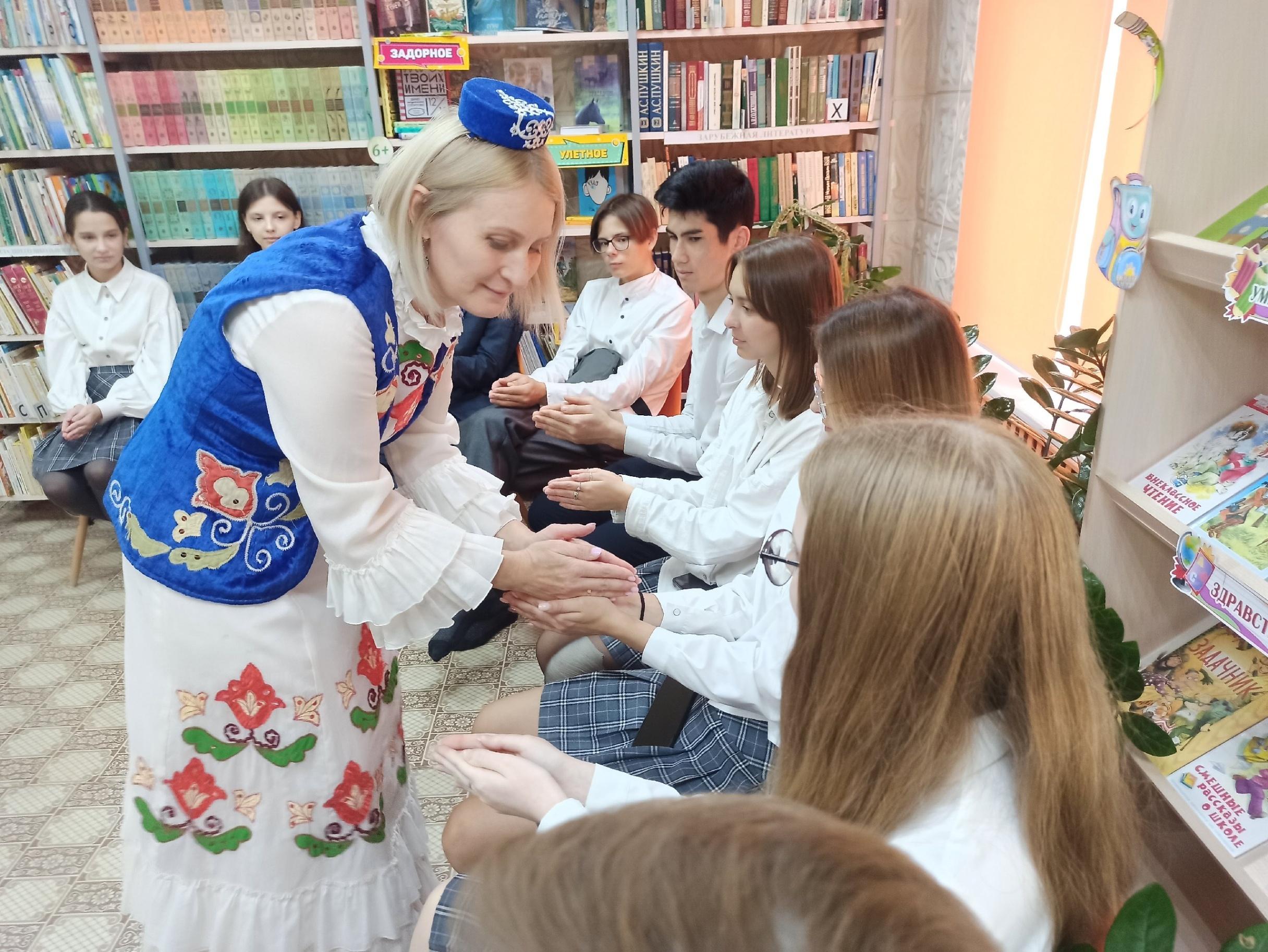 Народные посиделки «Как играли в старину»