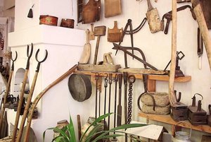 Выставка «В гостях у старинных вещей»