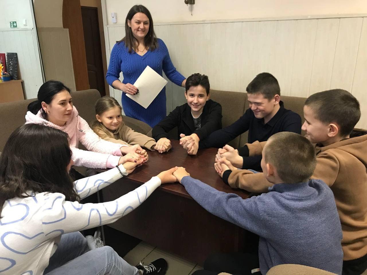 Познавательная игра–викторина «Летим к звёздам»