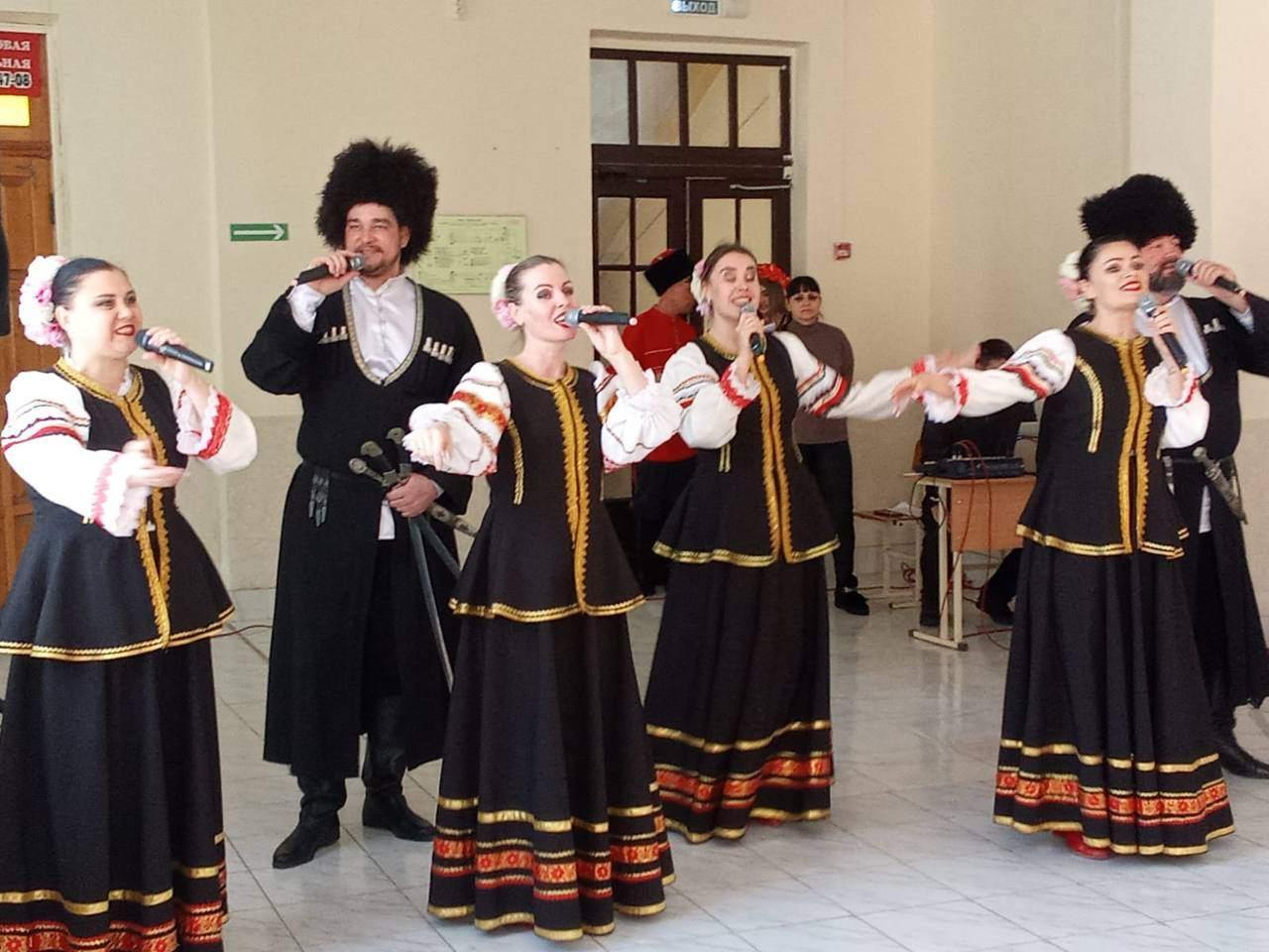 Программа «Любо, братцы, любо»