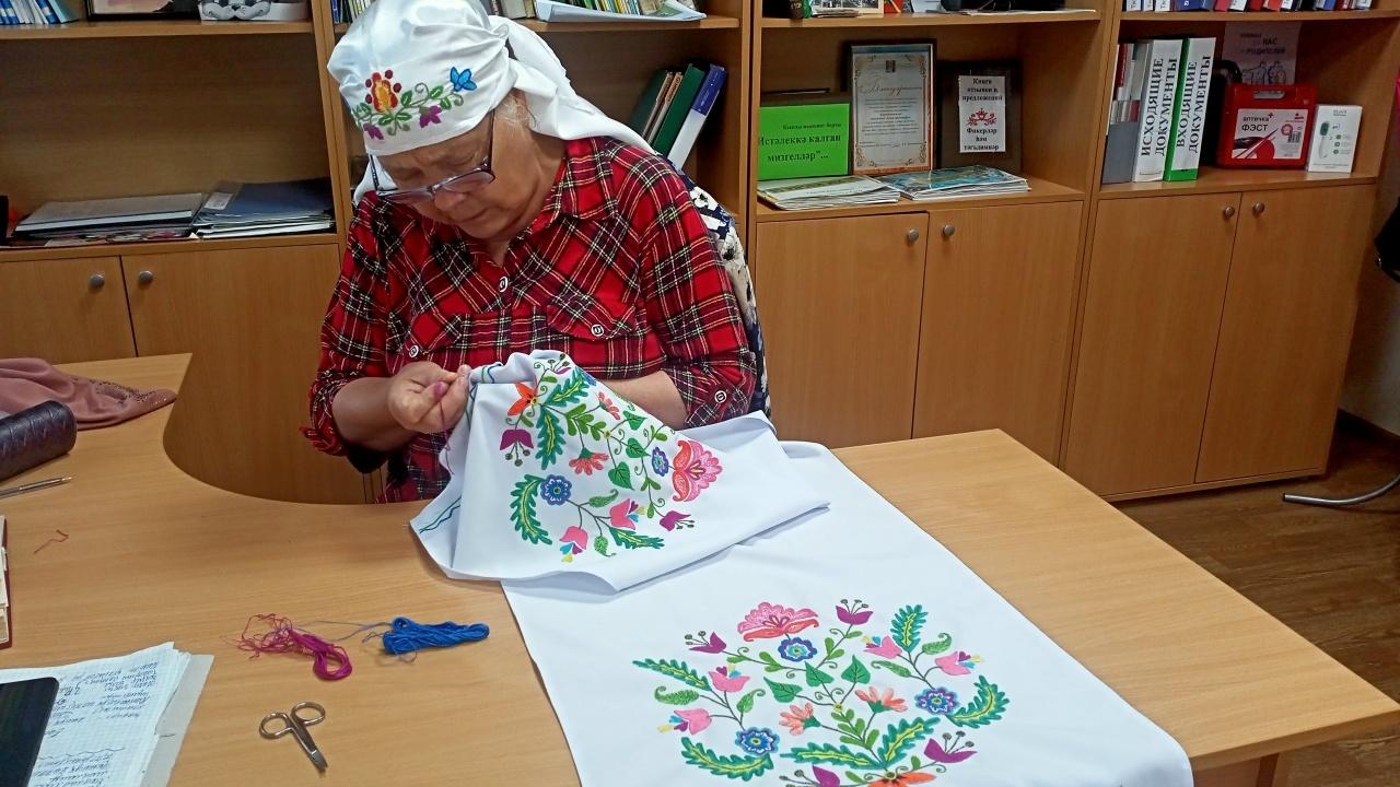 Мастер-класс по вышивке татарских узоров гладью