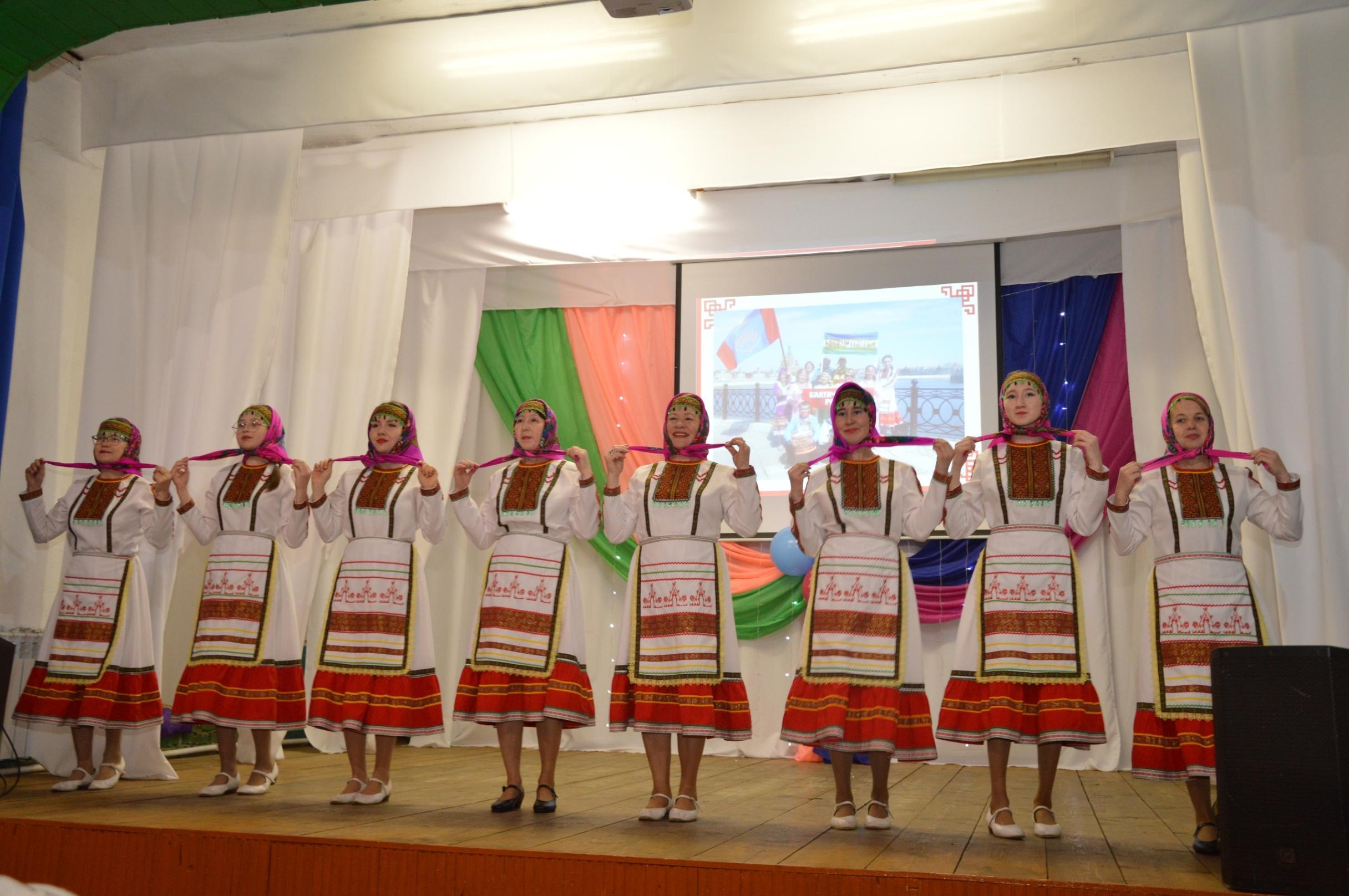 Развлекательная программа к Международному дню танца «До встречи на танцполе»