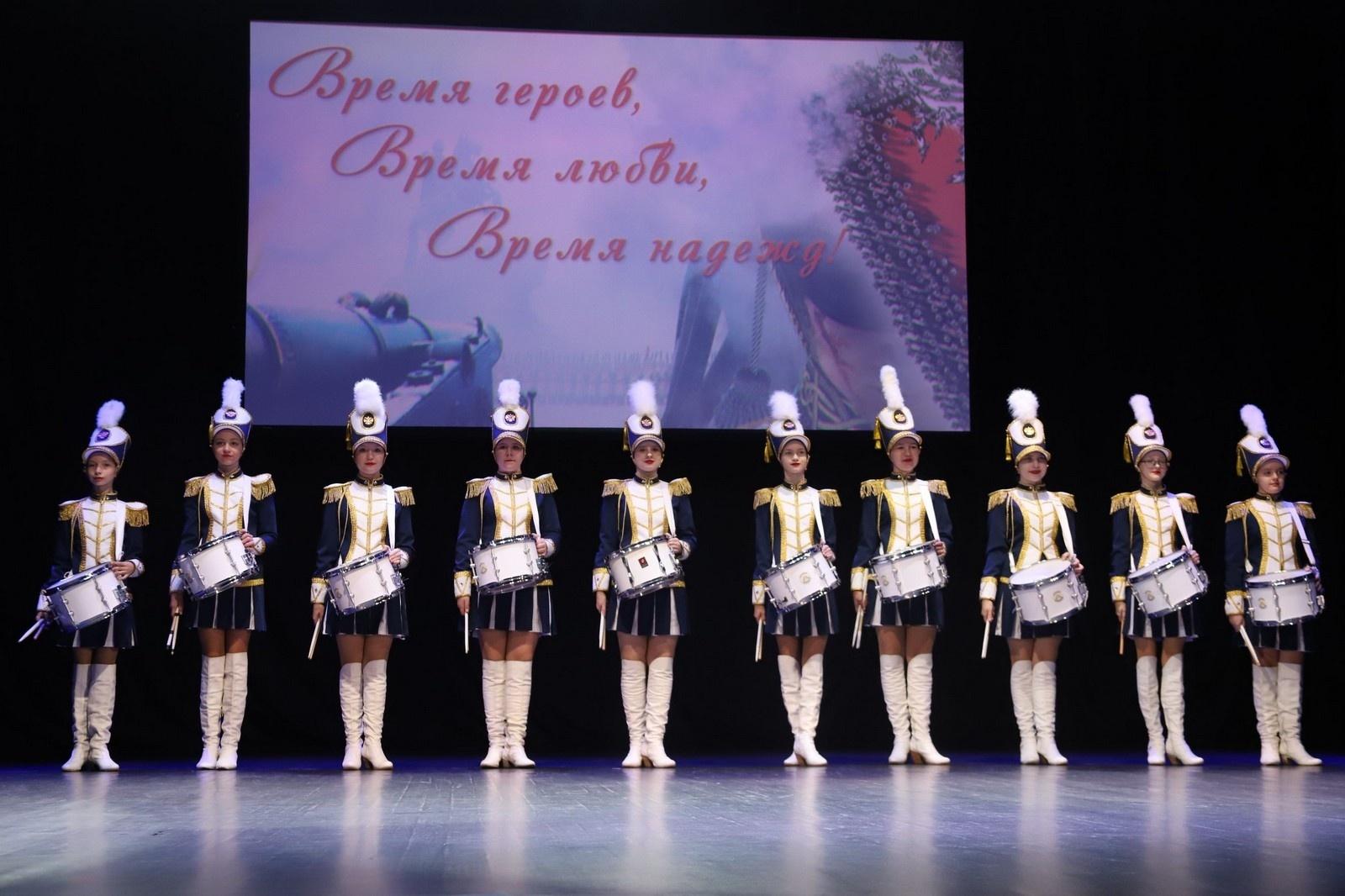 Синтезированный литературный вечер «Время героев. Время любви. Время надежд.»