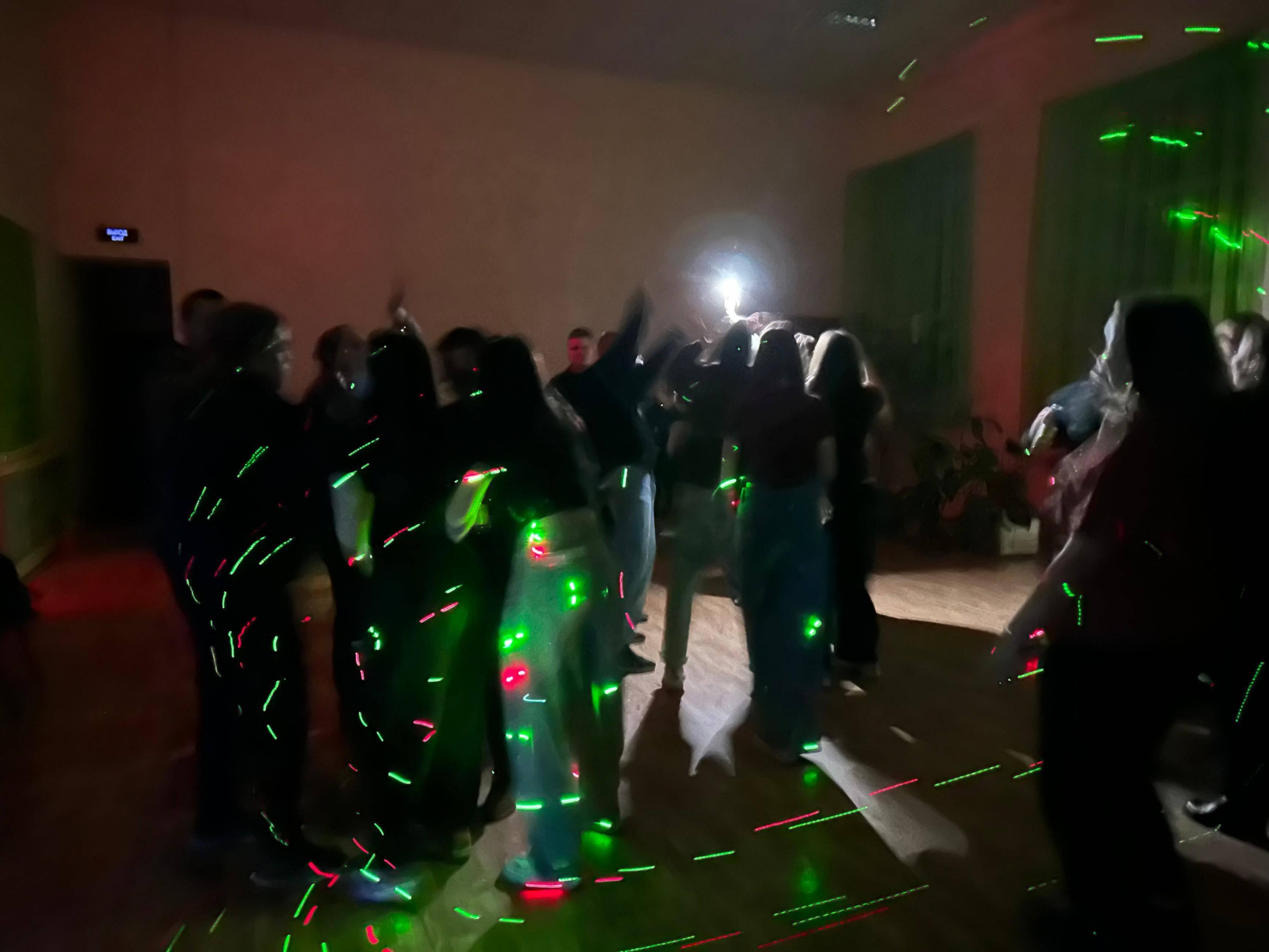 «Апрельский вечер» дискотека