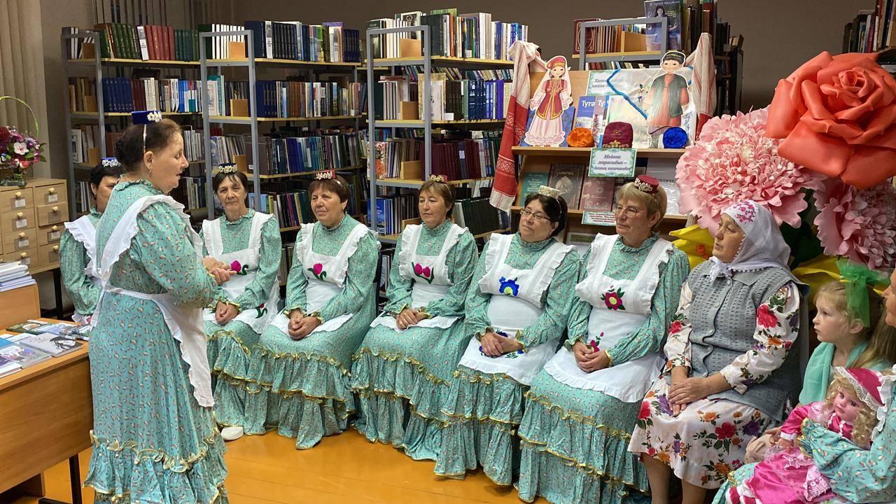 Летние посиделки молодежи «Душевные песни на родном языке»