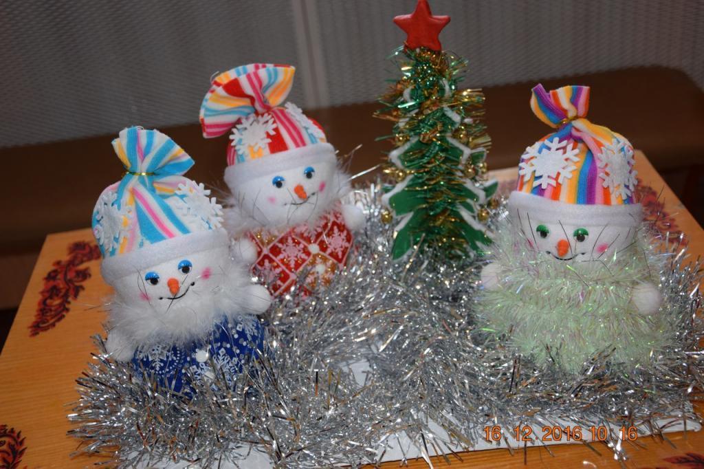 «Зимние узоры» - мастер–класс по вырезанию снежинок