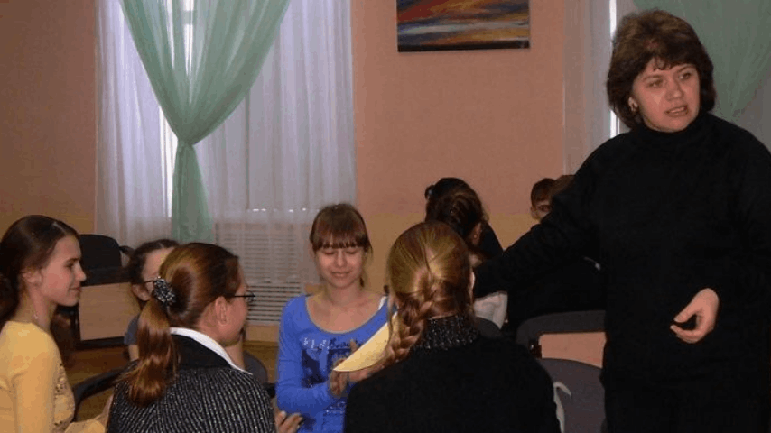 Программа «Дискуссионный клуб для подростков»