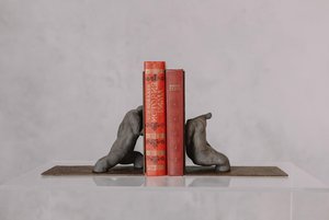 Персональная выставка-перформанс Натальи Кутковой «Приходи на меня посмотреть»