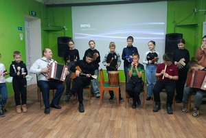 Занятие «Игра на народных инструментах»