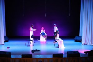 Спектакль «Этюд в неоновых тонах»